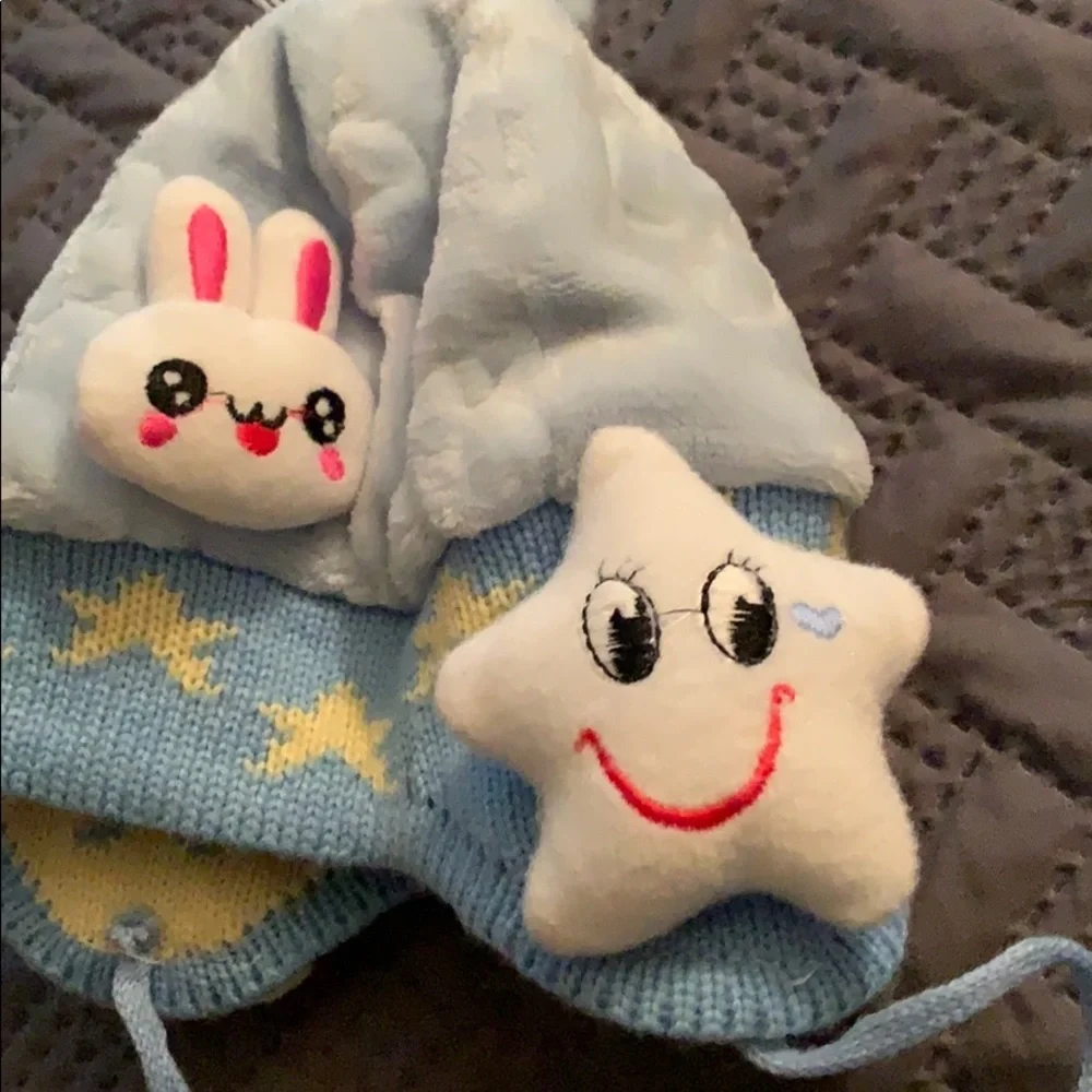 ⚠️ needs repair so cute winter hat